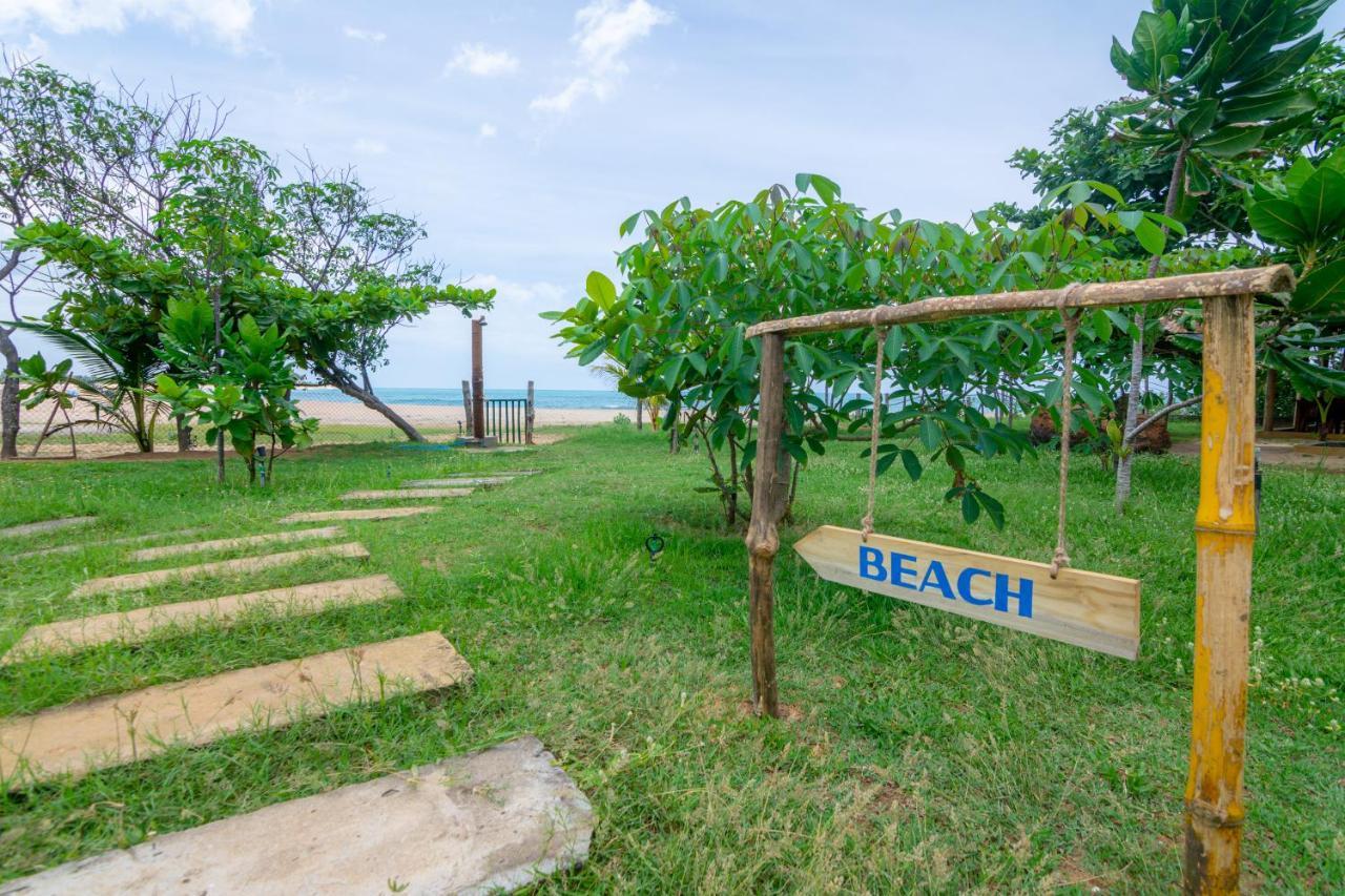 Blue Waters Hotel Arugam Bay Exterior photo