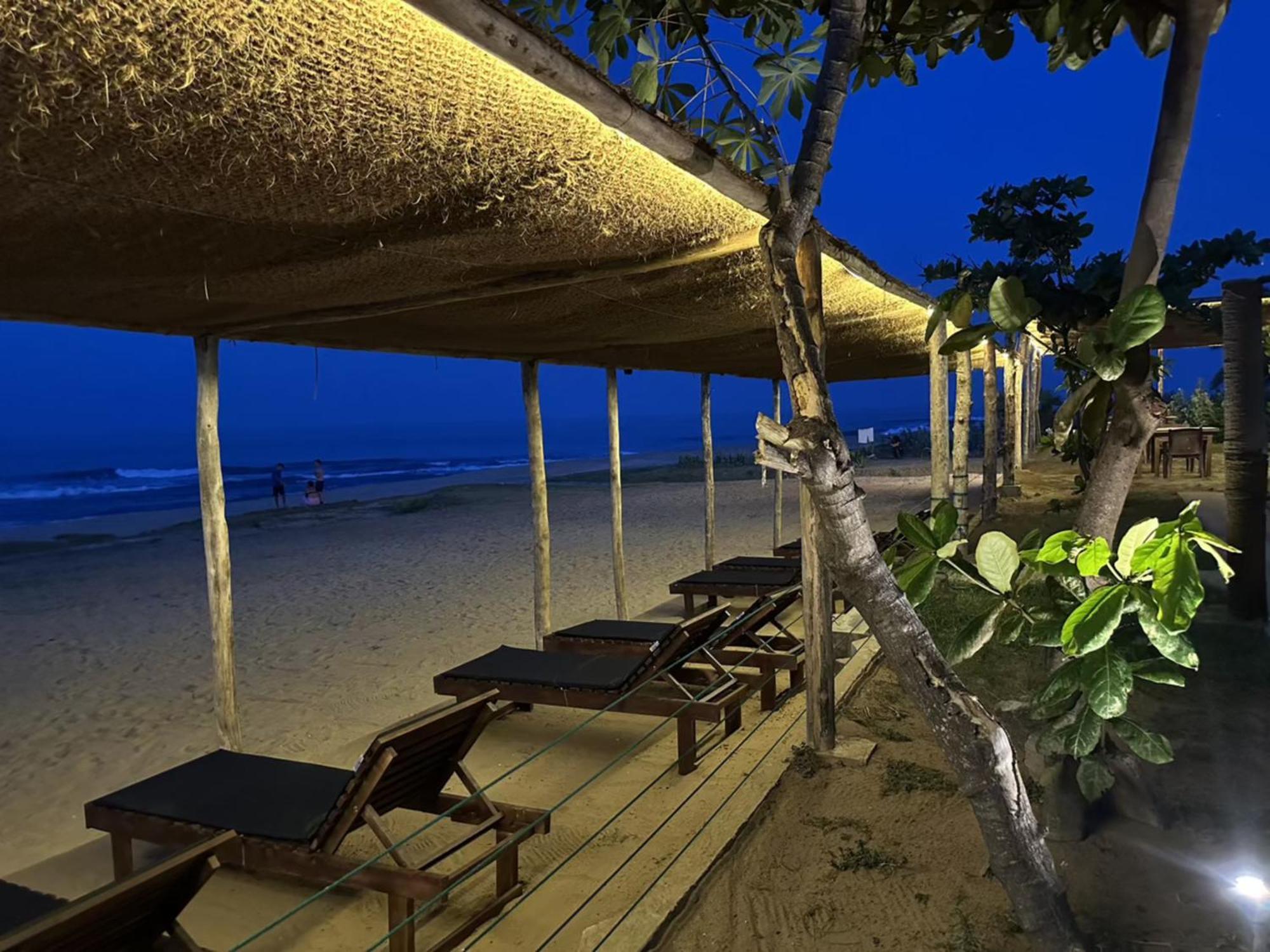Blue Waters Hotel Arugam Bay Exterior photo