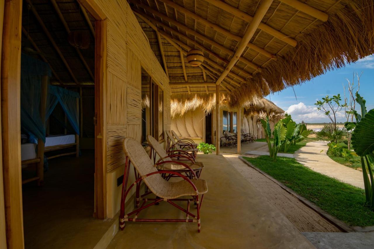 Blue Waters Hotel Arugam Bay Exterior photo
